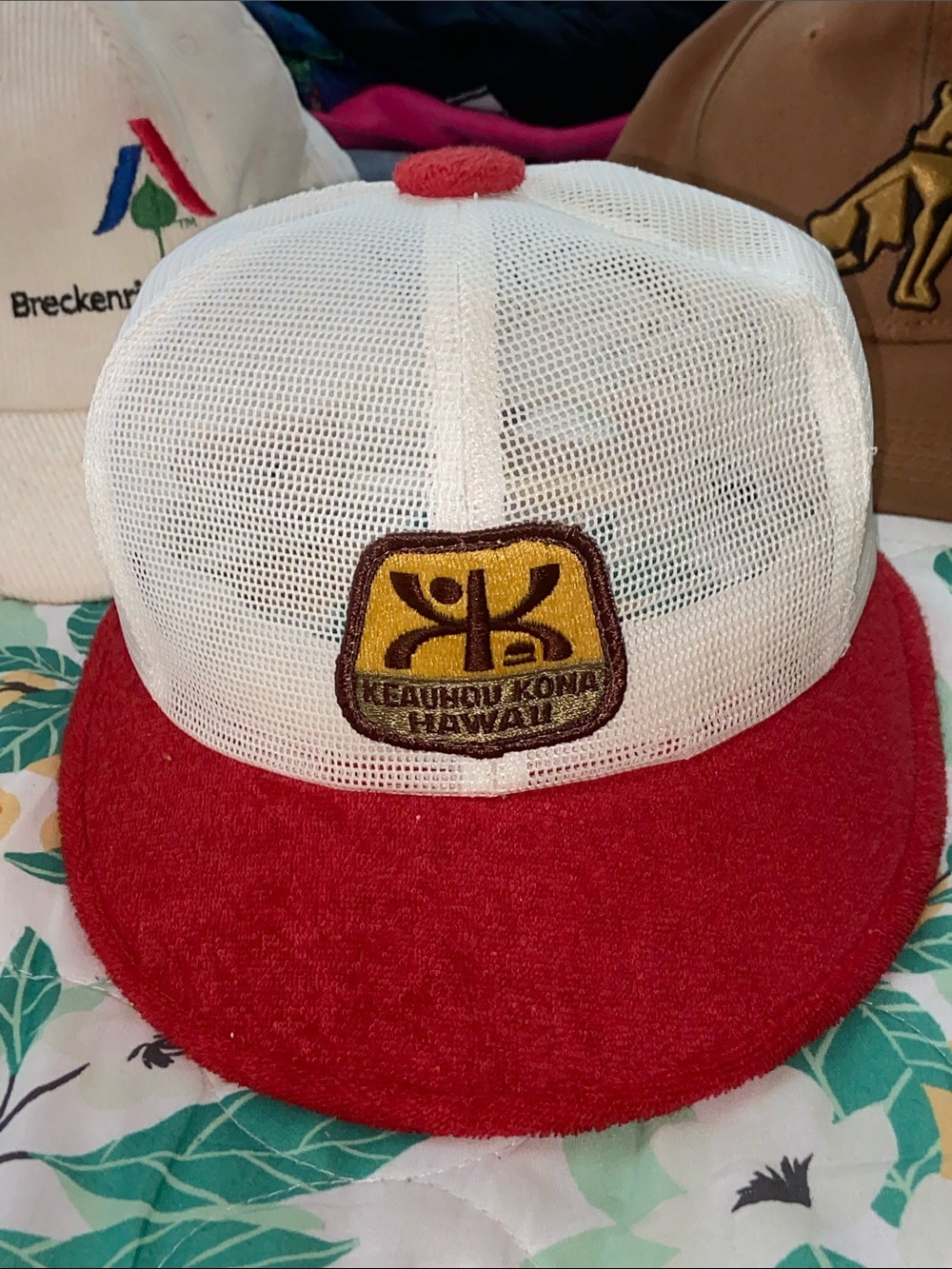 VTG KEAUHOU KONA HAWAII HAT Country Club Trucker RED EUC